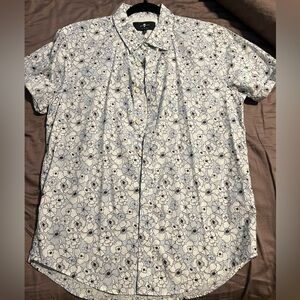 7 for all mankind men’s short sleeve shirt. Great for untucking.